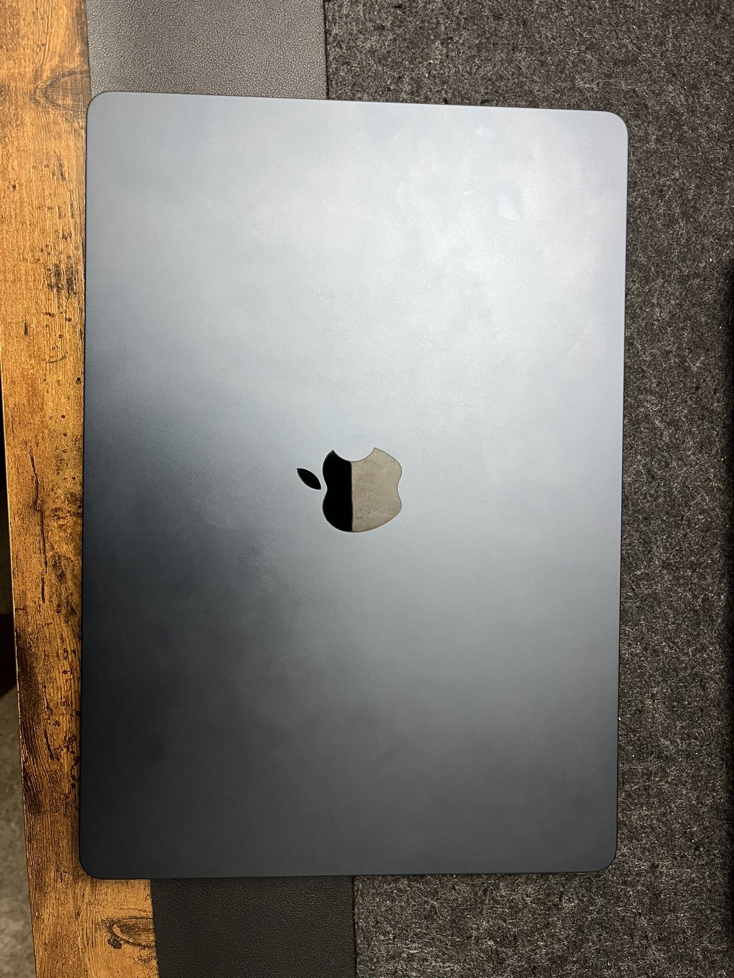 Macbook Air M2 15” 16GB Ram 512GB Midnight