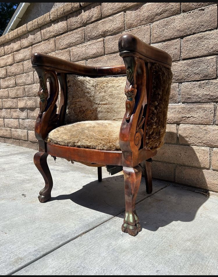 Antique Chair With Beautiful Carving