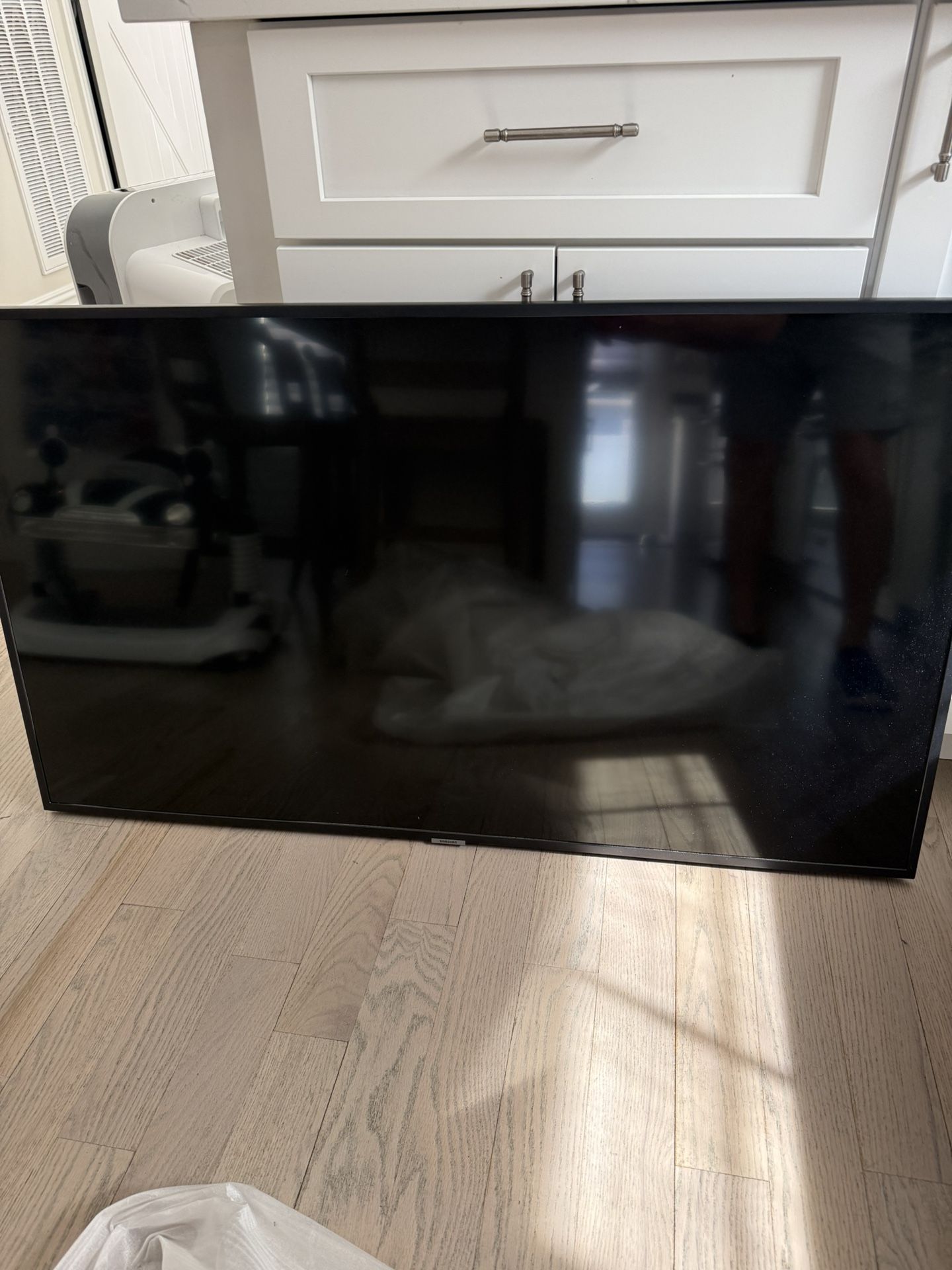 Samsung 50" 4K UHD LED TV (Model UN50NU6950F)