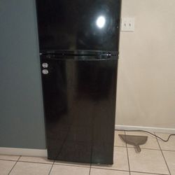 Refrigerator Brand Haier. Works Great  Got A New One 