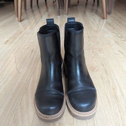 Sorel Joan Now Waterproof Chelsea Boot Size 8.5