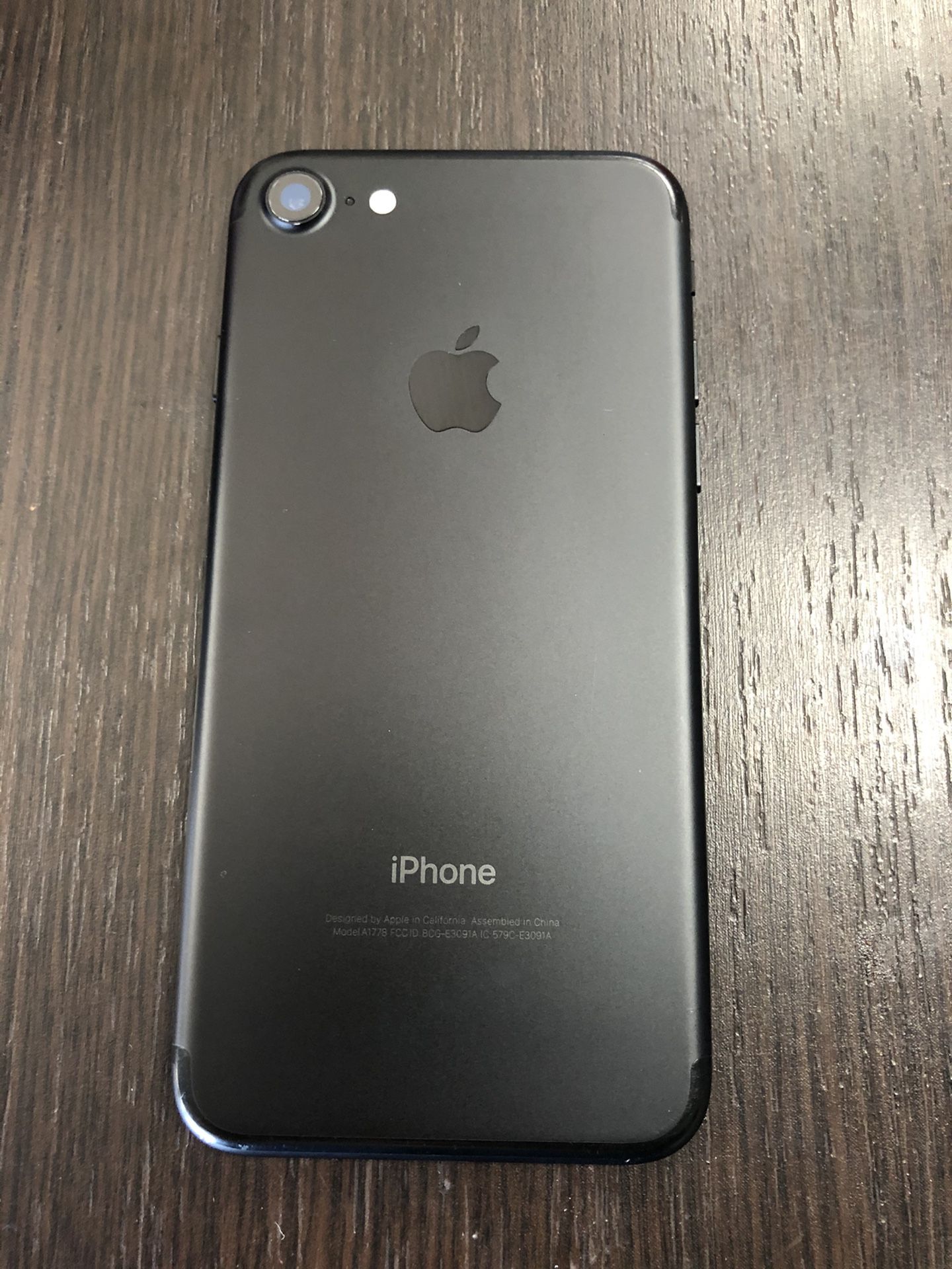 Black iPhone 7 for T-Mobile network
