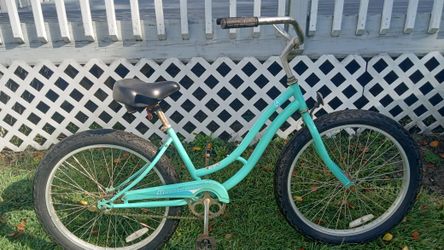 Sun Kids Small Adult Beach Cruiser Bike 24-in Wheels Single Speed