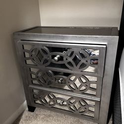Jayzon Accent Chest