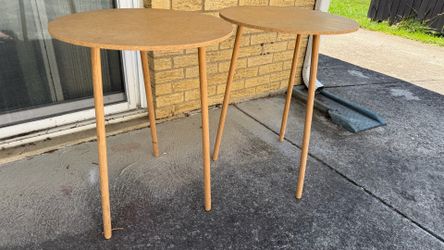 Pair of Modern Round Side Tables $10 set