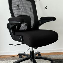 Bis Size Black Office Chair