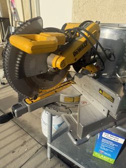 DeWalt DWS709 15 Amp 12" Slide Compound Miter Saw