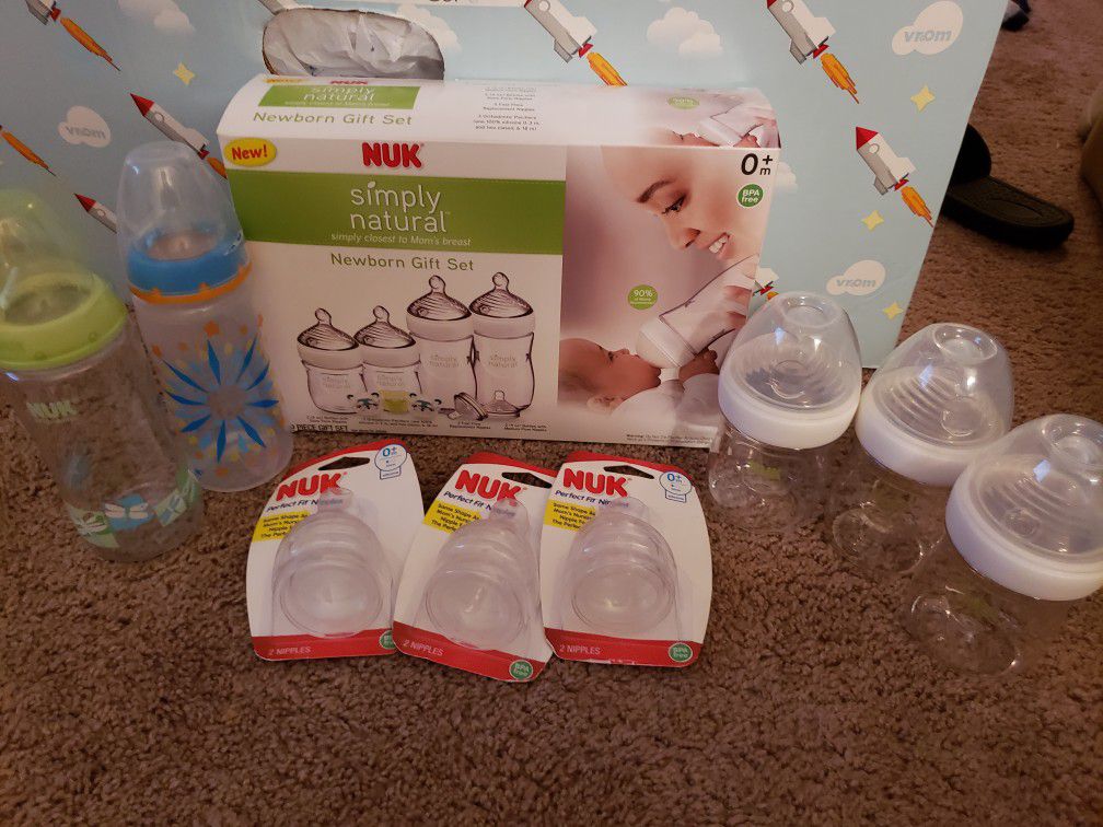 Nuk gift set, bottles, nipples