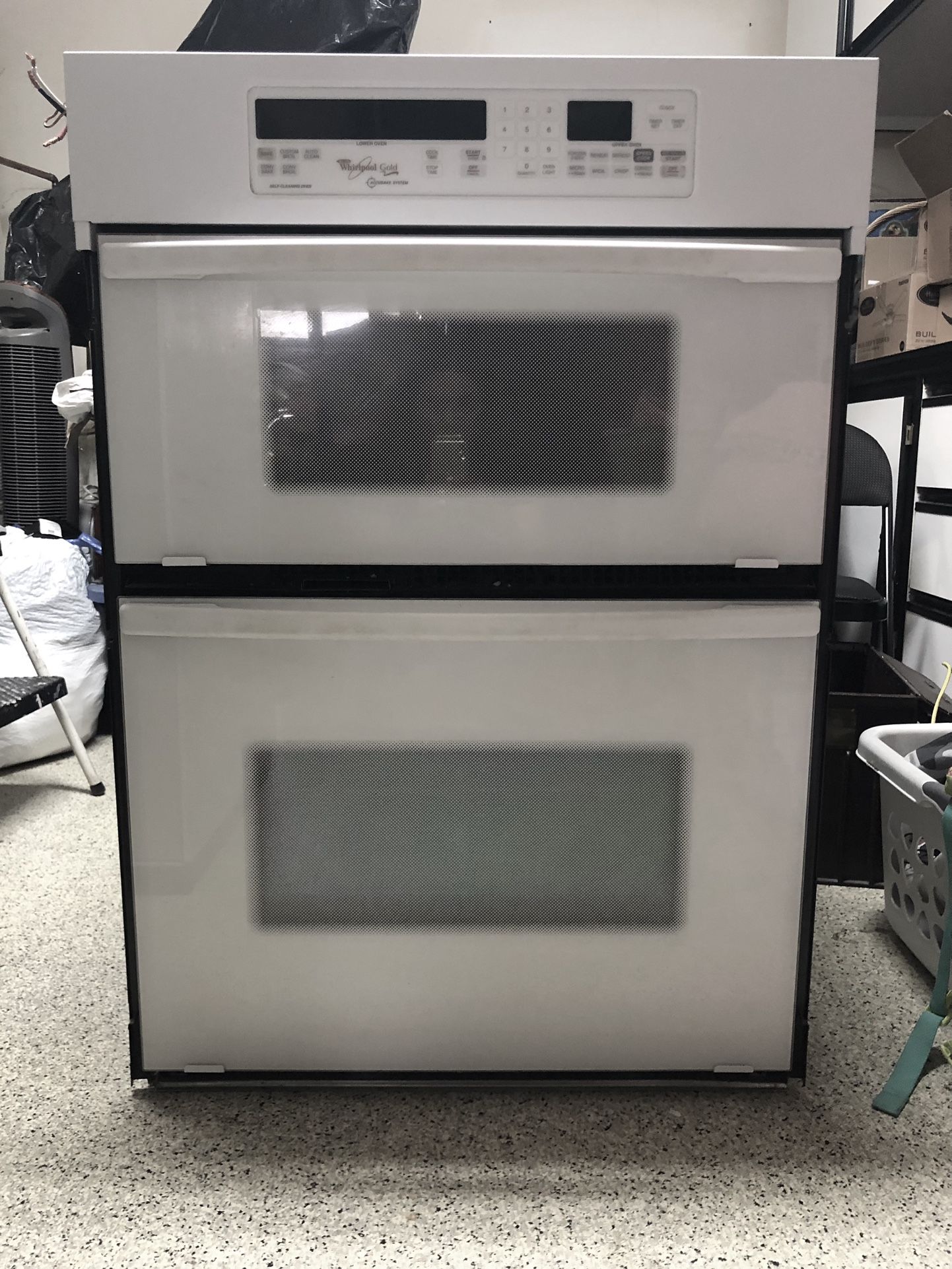 Whirlpool gold Accubake system and Gas Stove Top 650 for Sale in