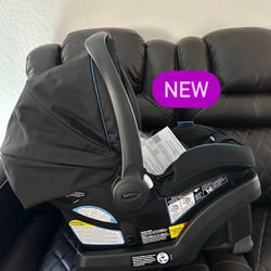 New Graco SnugRide SnugLock 35 Infant Car Seat.