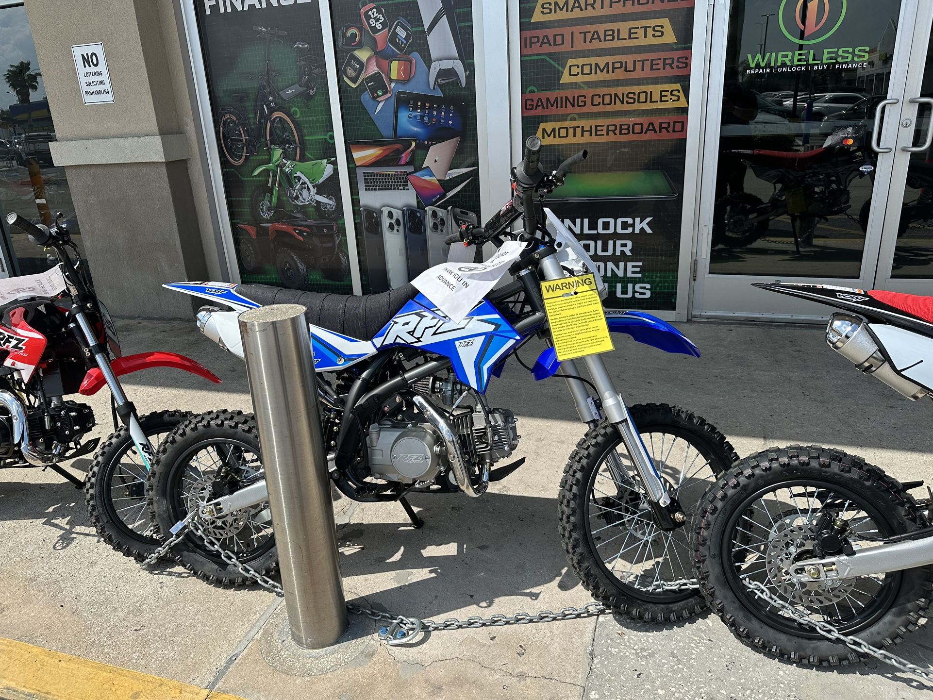 Apollo RFZ 125CC Dirt Bike! Finance For $150 Down Payment!!