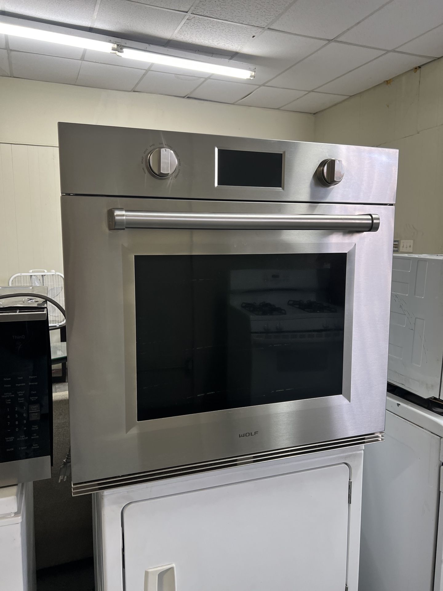 Wolf 30”Wide Single Wall Oven Electric In Stainless Steel