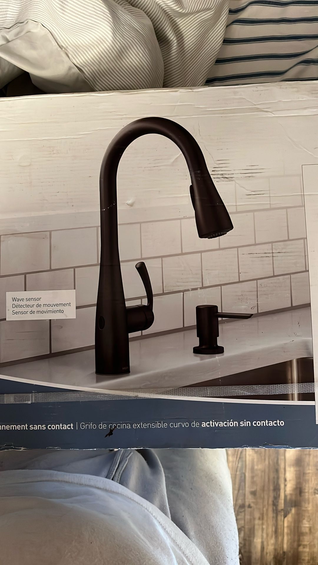 NEW Moen Essie MotionSense wave Pull Down Kitchen faucet