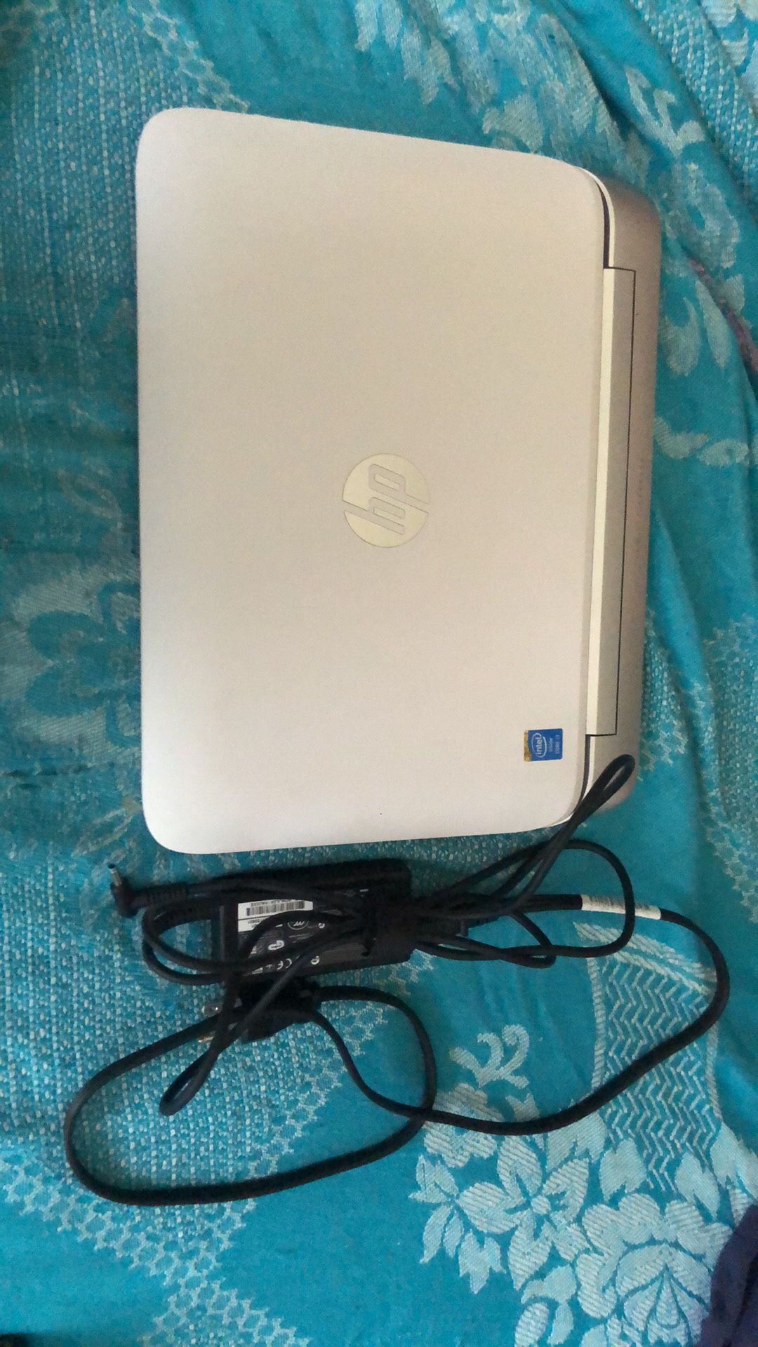 HP Split Laptop w/ Beats Audio, Windows 10, White, Good Condition