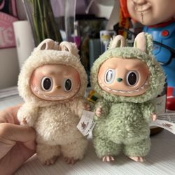 Exciting Macarons Labubu’s