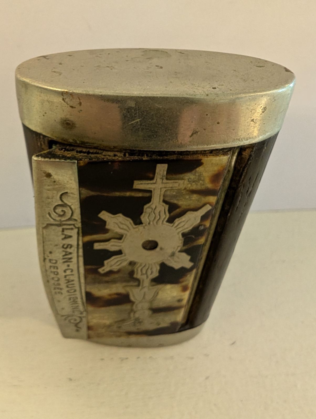La San Claudienne Deposee wooden snuff box