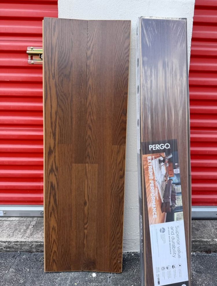 NEW Pergo XP Laminate wood flooring Burnt Anndel Oak - 2500sq feet