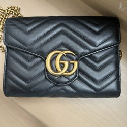 Gucci marmont Pre Loved Bag 