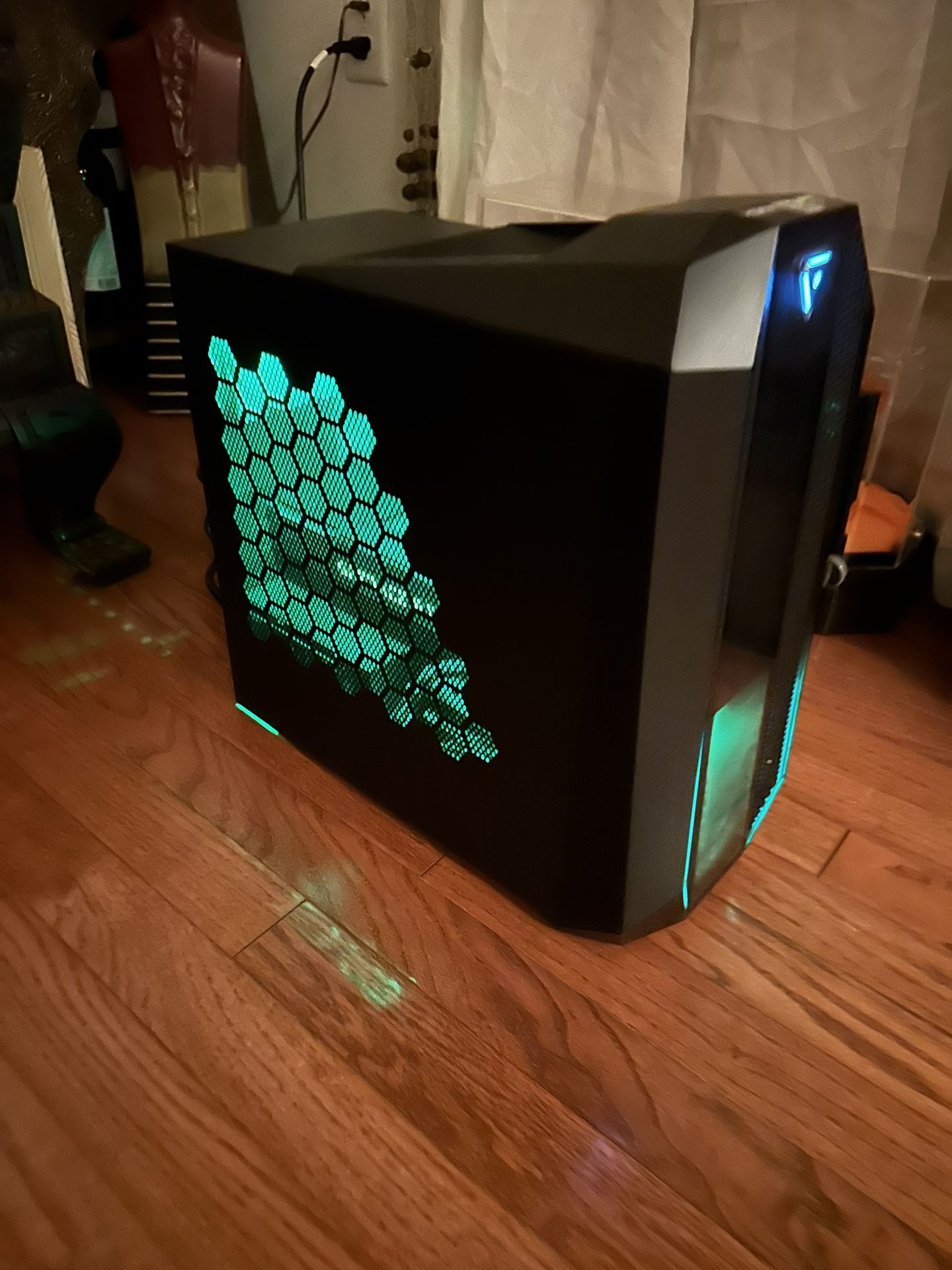 Acer Predator Orion 3000 Desktop & Asus monitor