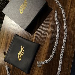 Gld 9mm iced Puffed mariner cuban