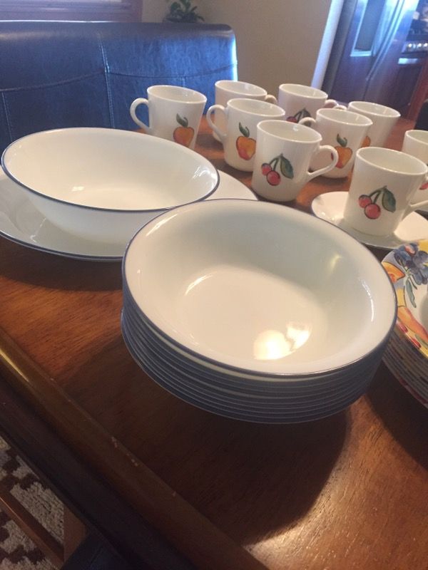 40 Piece corelle dishes- discontinued fruit basket pattern ... 40 Piece corelle dishes- discontinued fruit basket pattern ...