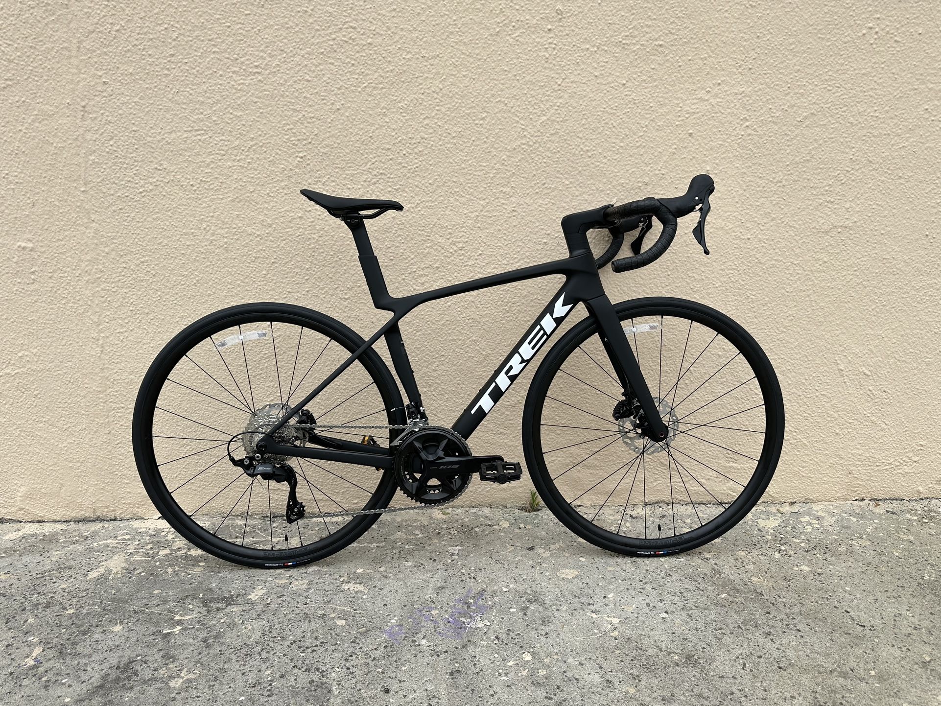 Brand New Trek Madone SL 5 Gen 8 Carbon Road Bike .