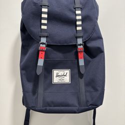herschel backpack seattle Classic 20L liter backpack ideal for day hikes and daily commutes for those seeking a practical and sturdy accessory for the outdoors Herschel Little America Backpack