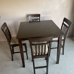 Hightop Table Set