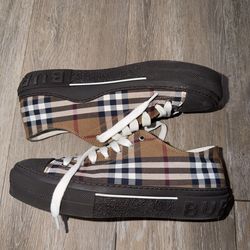 Burberry Jack Low Top Sneakers