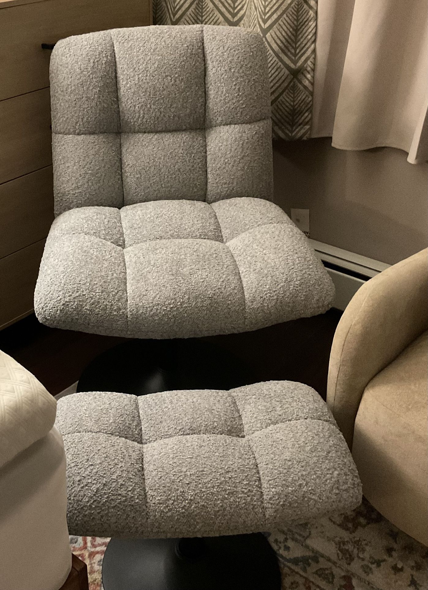 Upholstered Tiffed Swivel Accent Chair With Ottoman