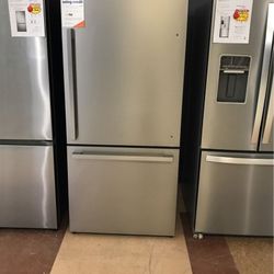 Hisense Stainless Steel Refrigerator With Bottom Freezer