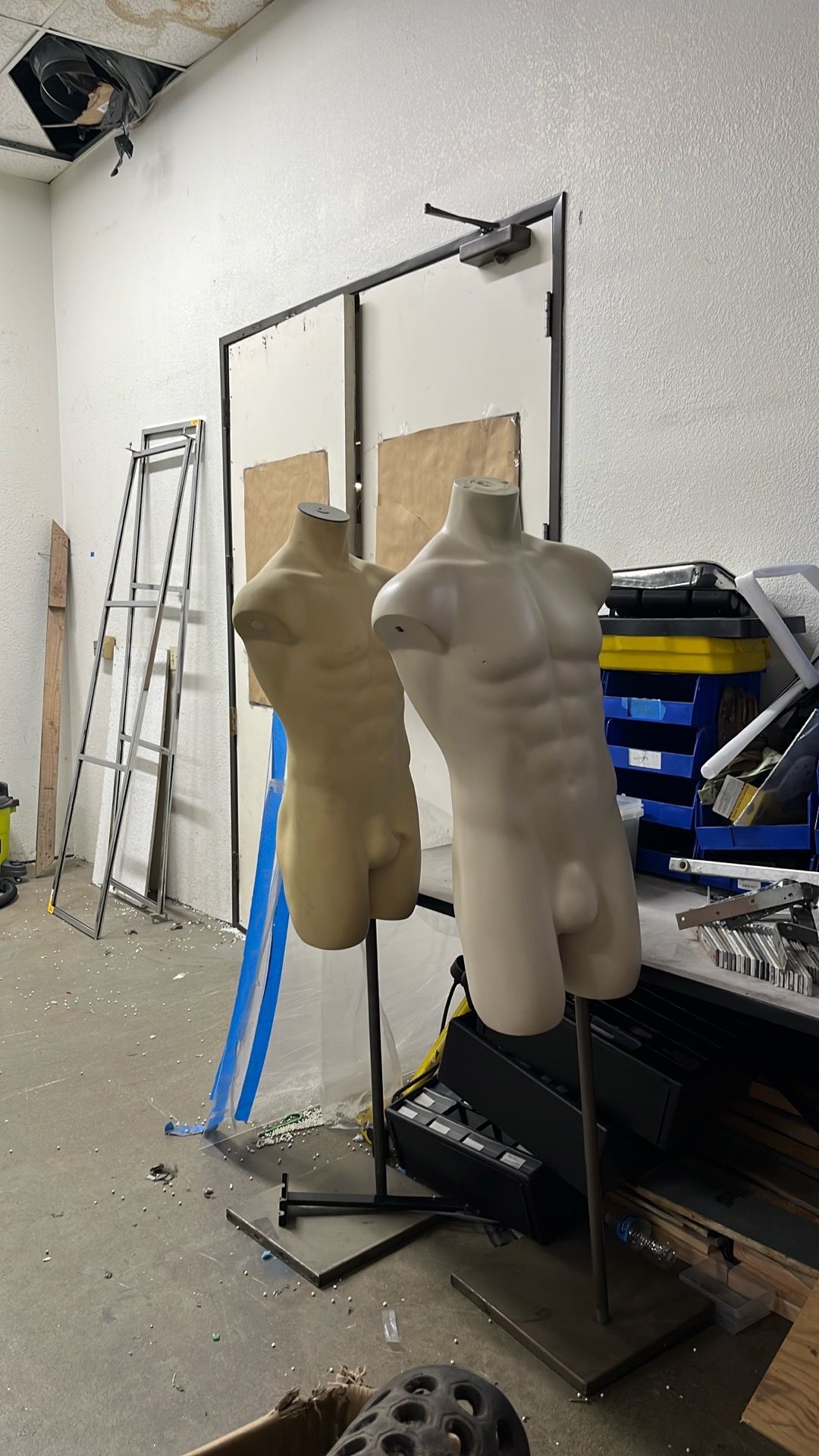 Free mannequins