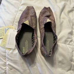 Tom’s women’s Shoes