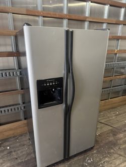 Frigidaire Side by side Refrigerator 