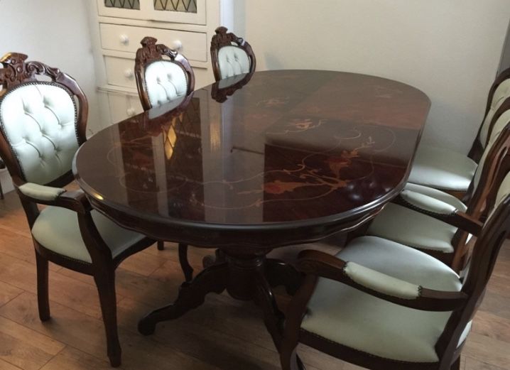 Elegant dining room table