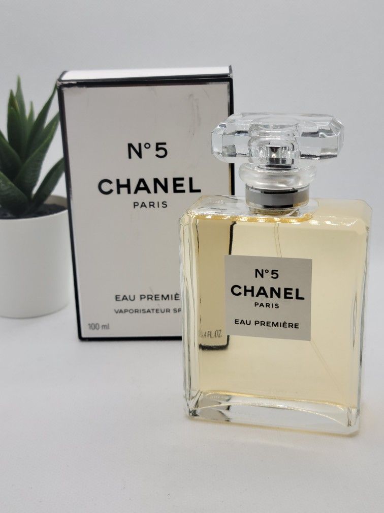 CHANEL
N°5 EAU PREMIÈRE Eau de Parfum Spray
3.4 fl