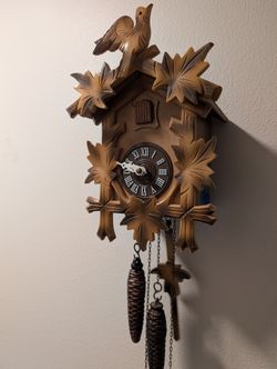 AUTHENTIC BLACK FOREST HAND CARVED BIRD & LEAF CUCKOO CLOCK