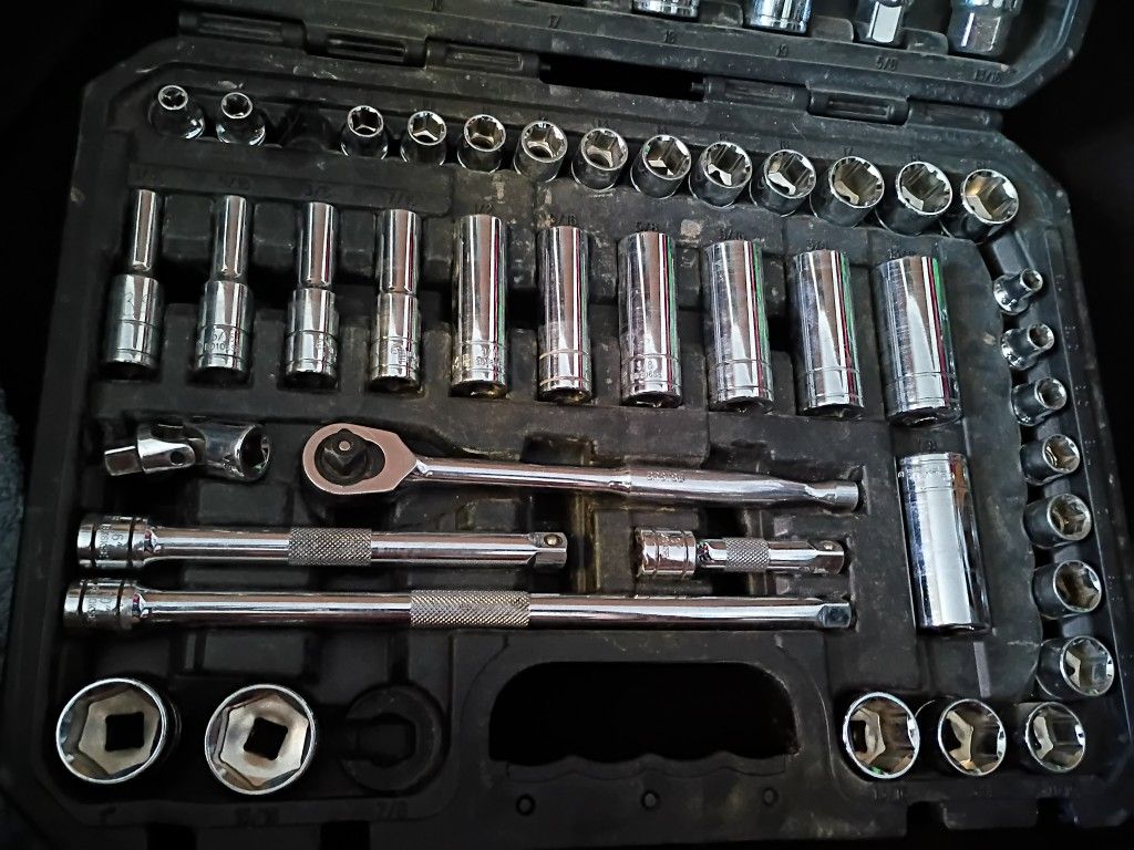 59 Piece 3/8 Silver Eagle Set