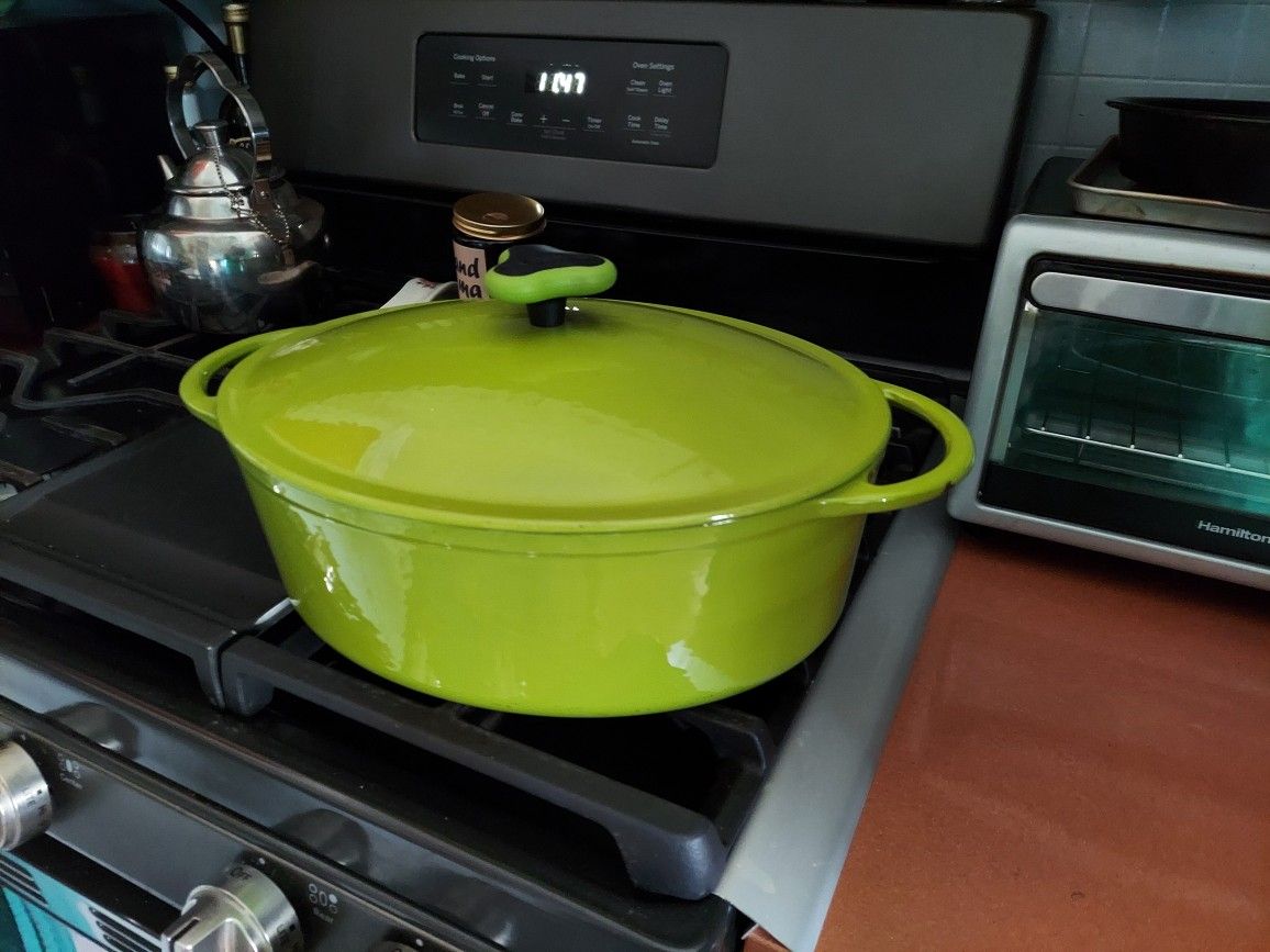 Rachel Ray Enameled Cast Iron Dutch oven/casserole pot