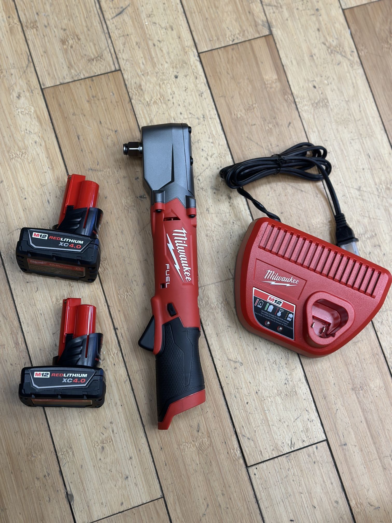 Milwaukee 1/2 Impact Wrench Right Angle Combo Kit M12
