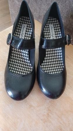 Women's Size 9 American Eagle Black