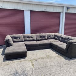 Gray Sectional ( Free Delivery)