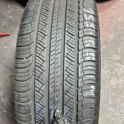 255/55/19 Michelin Latitude Tour Hp , One Tire Available With 90% Of Life