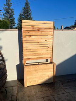 Cedar Privacy Screen Planter