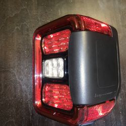 2022 Jeep gladiator taillight LED (passenger side)