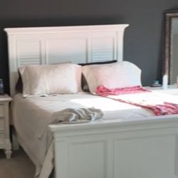 White Queen Beds Set with Chest of Drawers
