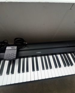 Piano Yamaha brand