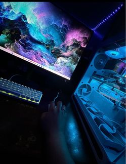 Custom pc + 27in alienware monitor 360hz