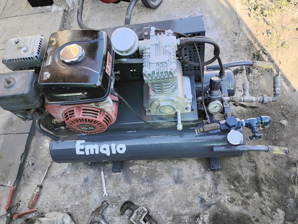Air Compressor 9Gallon Honda Motor
