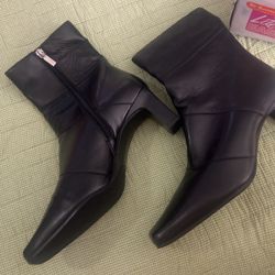 Black Boots